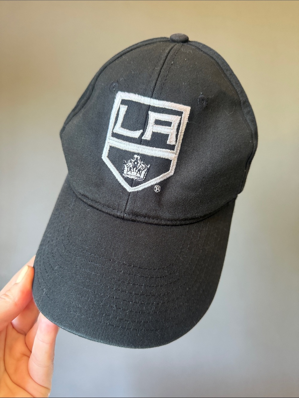 LA Kings Baseball Cap Embroidered Logo